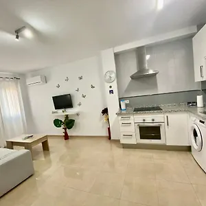 https://smile-nerja-chic-apartment-with-wifi-4-guests.hotelsinnerja.org